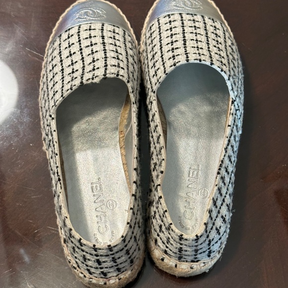 Chanel White and Black Tweed Espadrilles - Picture 3 of 6